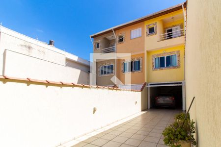 Casa à venda com 180m², 3 quartos e 5 vagas Casa à venda com 180m², 3 quartos e 5 vagasGaragem