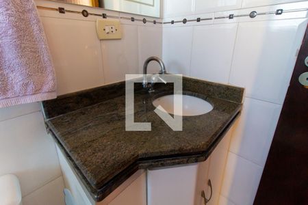 Casa à venda com 180m², 3 quartos e 5 vagas Casa à venda com 180m², 3 quartos e 5 vagasBanheiro da Suíte