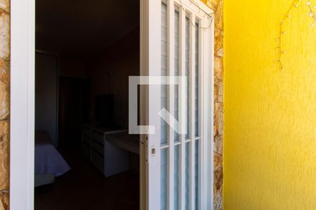 Casa à venda com 180m², 3 quartos e 5 vagas Casa à venda com 180m², 3 quartos e 5 vagasVaranda da Suíte