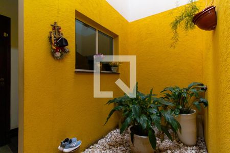 Casa à venda com 180m², 3 quartos e 5 vagas Casa à venda com 180m², 3 quartos e 5 vagasEscada