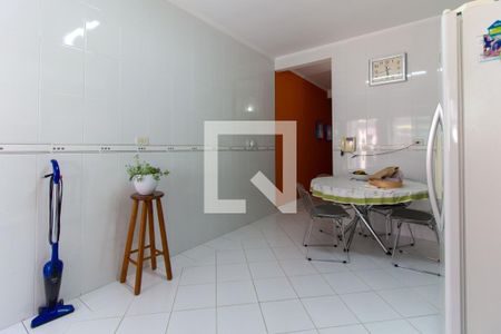 Casa à venda com 180m², 3 quartos e 5 vagas Casa à venda com 180m², 3 quartos e 5 vagasCozinha