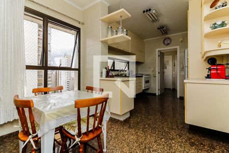 Apartamento à venda com 150m², 3 quartos e 3 vagas Apartamento à venda com 150m², 3 quartos e 3 vagasCozinha