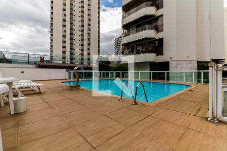 Apartamento à venda com 150m², 3 quartos e 3 vagas Apartamento à venda com 150m², 3 quartos e 3 vagasÁrea da Piscina
