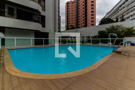 Apartamento à venda com 150m², 3 quartos e 3 vagas Apartamento à venda com 150m², 3 quartos e 3 vagasÁrea da Piscina