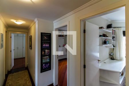 Apartamento à venda com 150m², 3 quartos e 3 vagas Apartamento à venda com 150m², 3 quartos e 3 vagasCorredor dos Quartos