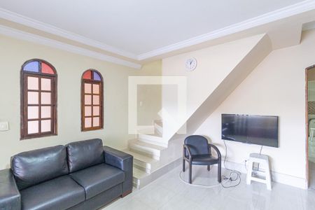 Sala de casa à venda com 2 quartos, 250m² em Veloso, Osasco