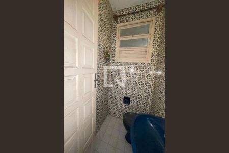 Casa de condomínio à venda com 400m², 4 quartos e 2 vagasLavabo