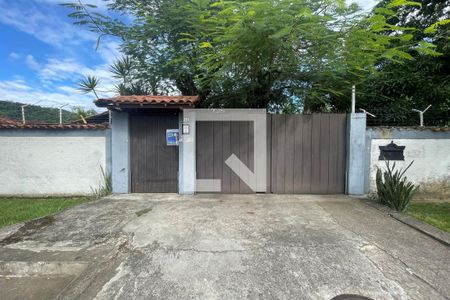 Casa de condomínio à venda com 400m², 4 quartos e 2 vagasFachada do condominio