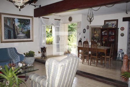 Sala de casa de condomínio à venda com 4 quartos, 400m² em Anil, Rio de Janeiro