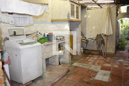 Casa de condomínio à venda com 400m², 4 quartos e 2 vagasLavanderia