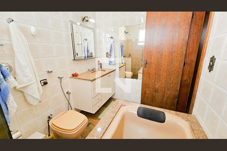 Apartamento à venda com 200m², 5 quartos e 2 vagasBanheiro Suite 01