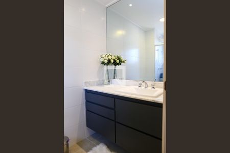 Apartamento para alugar com 50m², 1 quarto e 2 vagas Apartamento para alugar com 50m², 1 quarto e 2 vagasBanheiro da Suite