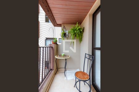 Sacada de apartamento à venda com 3 quartos, 90m² em Vila Paiva, São Paulo