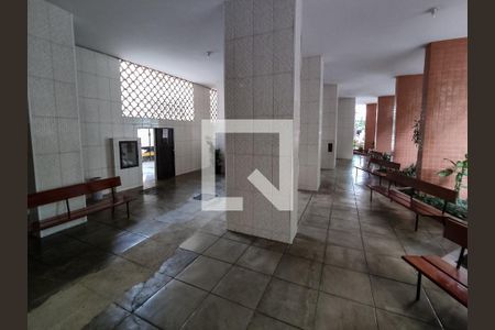 Apartamento à venda com 80m², 2 quartos e 1 vagaFachada e portaria