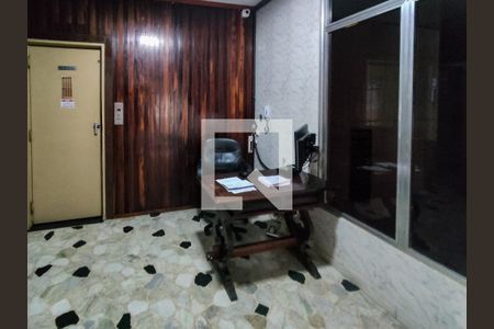 Apartamento à venda com 80m², 2 quartos e 1 vagaFachada e portaria