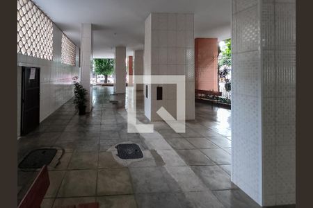 Apartamento à venda com 80m², 2 quartos e 1 vagaFachada e portaria