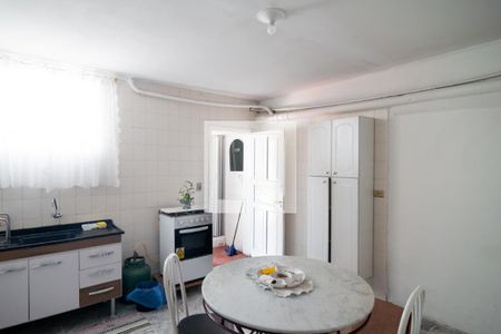 Casa à venda com 150m², 2 quartos e 2 vagasQuarto de Serviço