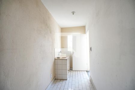 Copa e cozinha de casa de condomínio para alugar com 1 quarto, 27m² em Vila Carrão, São Paulo