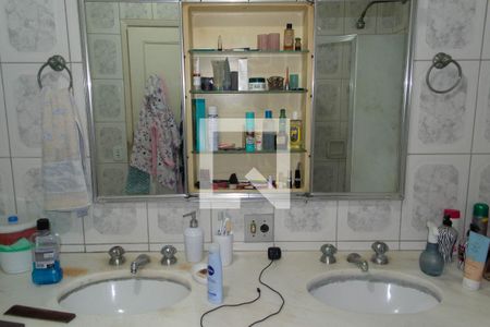 Apartamento à venda com 197m², 3 quartos e 1 vagaBanheiro da Suíte 2