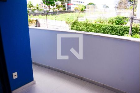 Sala com varanda de apartamento para alugar com 3 quartos, 70m² em Saboeiro, Salvador