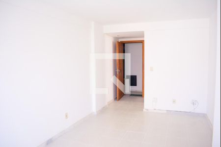 Sala com varanda de apartamento para alugar com 3 quartos, 70m² em Saboeiro, Salvador
