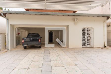 Casa à venda com 283m², 4 quartos e 4 vagasFachada