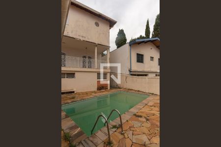 Casa à venda com 283m², 4 quartos e 4 vagasÁrea comum - Piscina