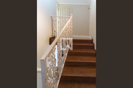 Casa à venda com 283m², 4 quartos e 4 vagasEscada