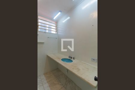 Casa à venda com 283m², 4 quartos e 4 vagasBanheiro da Suíte 2