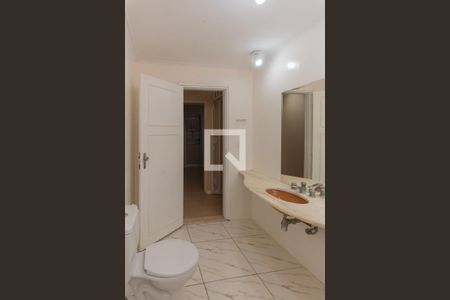 Casa à venda com 283m², 4 quartos e 4 vagasBanheiro Social