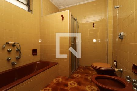 Apartamento à venda com 230m², 3 quartos e 2 vagasBanheiro Quarto 3 - Suíte