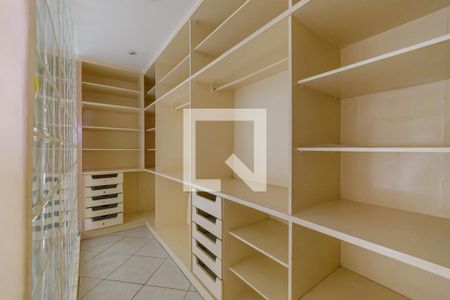 Apartamento à venda com 220m², 3 quartos e 3 vagasSuíte 2