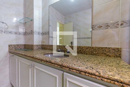 Apartamento à venda com 220m², 3 quartos e 3 vagasBanheiro Suíte 2