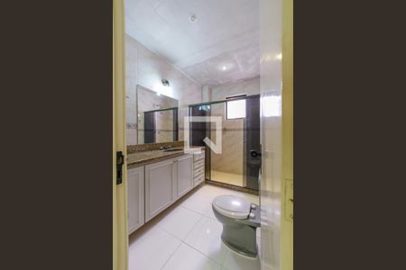 Apartamento à venda com 220m², 3 quartos e 3 vagasBanheiro Suíte 2