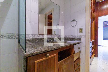 Apartamento à venda com 220m², 3 quartos e 3 vagasBanheiro Suíte 1