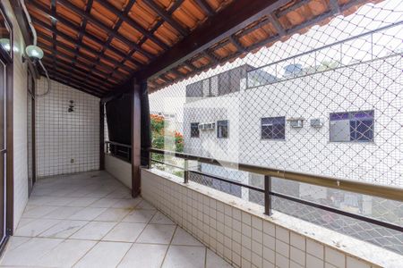 Apartamento à venda com 220m², 3 quartos e 3 vagasVaranda Suítes 1 e 2