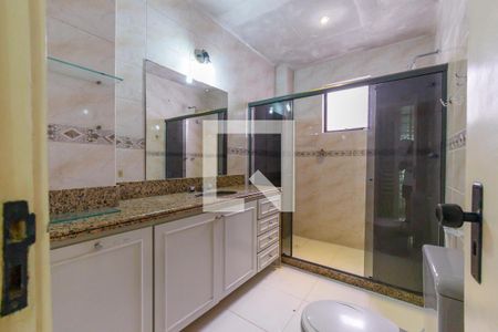 Apartamento à venda com 220m², 3 quartos e 3 vagasBanheiro Suíte 2