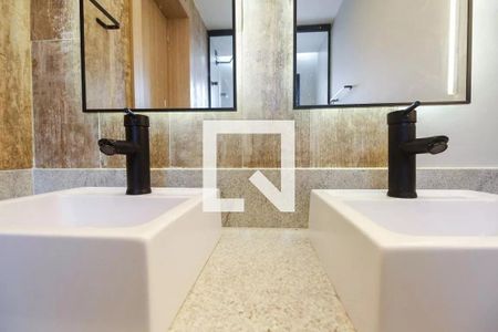 Apartamento à venda com 140m², 4 quartos e 3 vagasBanheiro da Suíte 1