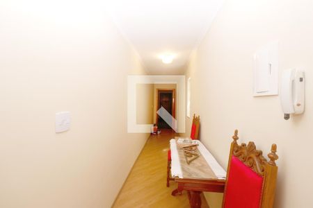 Corredor entrada de apartamento para alugar com 2 quartos, 67m² em Vila Ester (zona Norte), São Paulo