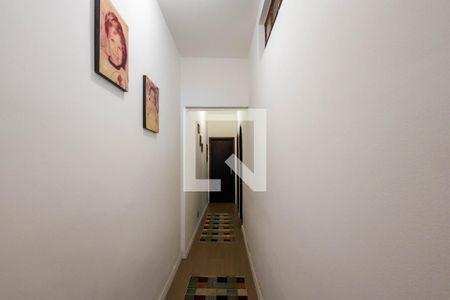 Casa à venda com 200m², 4 quartos e 2 vagasCorredor