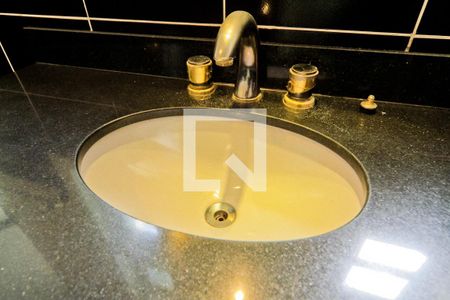 Casa à venda com 465m², 4 quartos e 5 vagas Casa à venda com 465m², 4 quartos e 5 vagasBanheiro