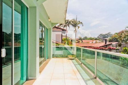 Casa à venda com 465m², 4 quartos e 5 vagas Casa à venda com 465m², 4 quartos e 5 vagasVaranda
