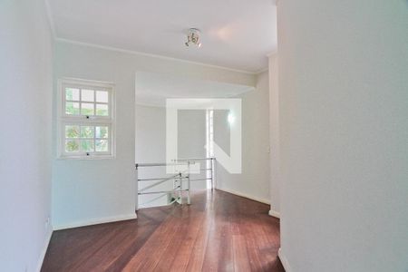 Casa à venda com 465m², 4 quartos e 5 vagas Casa à venda com 465m², 4 quartos e 5 vagasCorredor