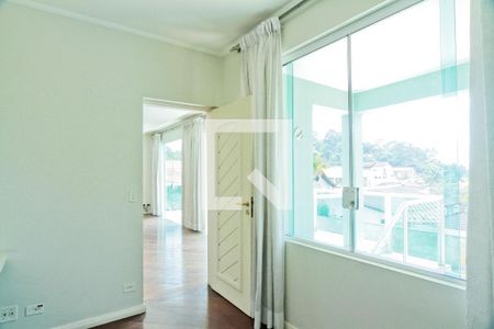 Casa à venda com 465m², 4 quartos e 5 vagas Casa à venda com 465m², 4 quartos e 5 vagasEscritório