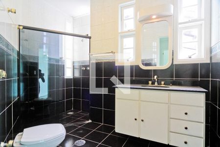 Casa à venda com 465m², 4 quartos e 5 vagas Casa à venda com 465m², 4 quartos e 5 vagasBanheiro