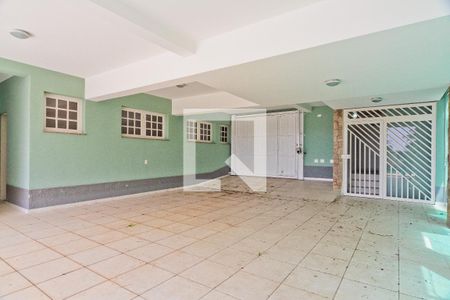 Casa à venda com 465m², 4 quartos e 5 vagas Casa à venda com 465m², 4 quartos e 5 vagasGaragem