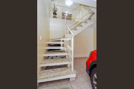 Casa à venda com 190m², 3 quartos e 3 vagasEscada Garagem/Sala
