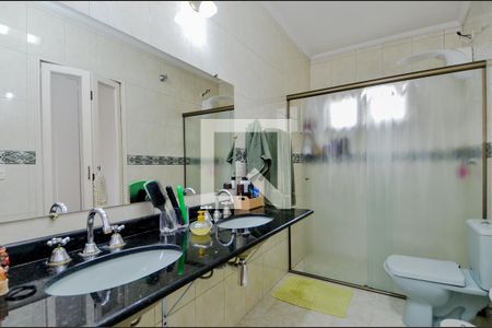 Casa à venda com 190m², 3 quartos e 3 vagasBanheiro da Suíte