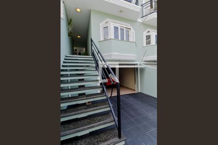 Casa à venda com 190m², 3 quartos e 3 vagasEscada de Entrada 