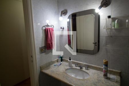 Apartamento à venda com 158m², 4 quartos e 2 vagas Apartamento à venda com 158m², 4 quartos e 2 vagasBanheiro